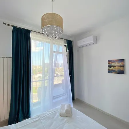 Nora Apartments 3 *
