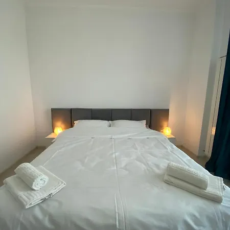 דירה Nora Apartments 3