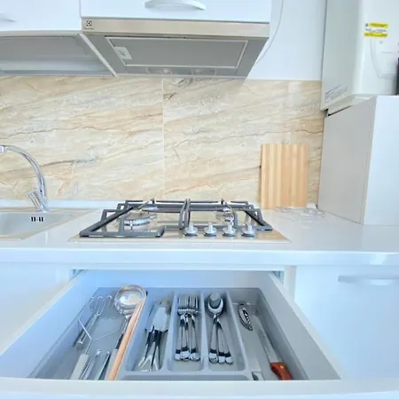 דירה Nora Apartments 3