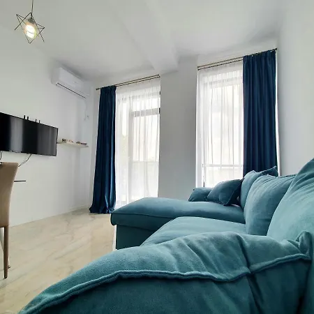 Nora Apartments 3 דירה *